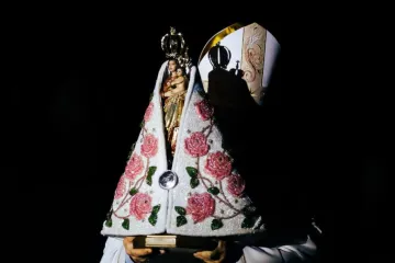 Apresentação do manto de Nossa Senhora de Nazaré para o Círio 2025