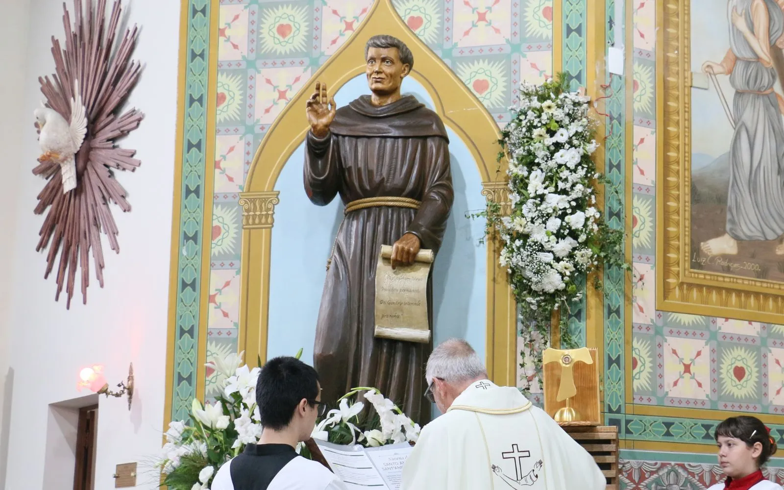 Frei Galvão é um ilustre desconhecido, diz franciscano que atua no santuário do primeiro santo brasileiro