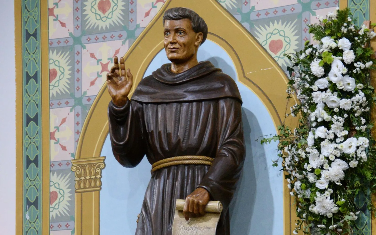 Devoção mariana de frei Galvão inspira terço da consolação rezado em seu santuário