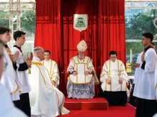 Dom Bernard Fellay celebra missa no Rio de Janeiro