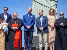 Príncipe William no santuário Cristo Redentor com o cardeal Orani Tempesta, padre Omar Raposo, o prefeito Eduardo Paes e o  vice-prefeito, Eduardo Cavaliere