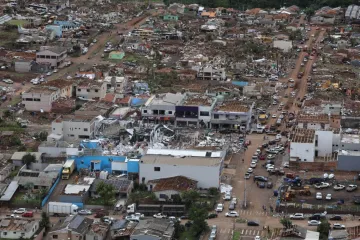 Cidade de Rio Bonito do Iguaçu (PR) atingida por tornado
