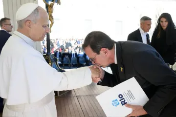 O prefeito do Rio de Janeiro, Eduardo Paes, em encontro com o papa Leão XIV