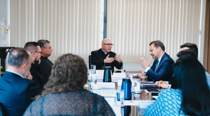 Guilherme Boulos no encontro com dom Ricardo Hoepers