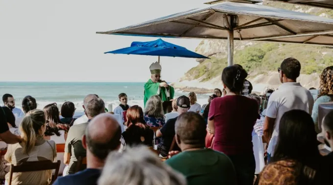 Missa celebrada no Quiosque do Guido