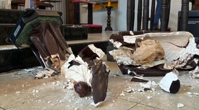 Imagem de são Benedito destruída