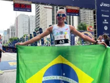 A atleta Núbia de Oliveira ao final da corrida