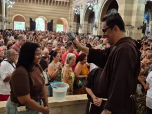 Bênção dos capuchinhos na basílica de São Sebastião, no Rio de Janeiro