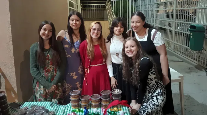 grupo de peregrinos das paróquias Nossa Senhora de Fátima e Nossa Senhora do Carmo em Taguatinga (DF)