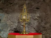 A relíquia de são Sebastião, um fragmento do osso do mártir está na paróquia dedicada ao santo em são Sebastião (SP)