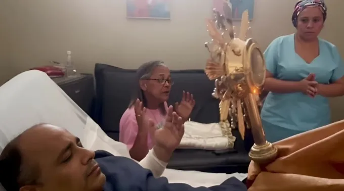 Padre Omar quando estava internado na Clínica Virgem de Guadalupe