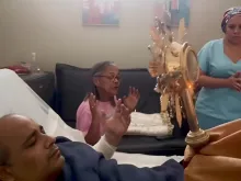 Padre Omar quando estava internado na Clínica Virgem de Guadalupe, na Venezuela