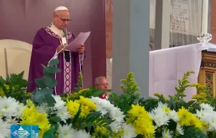 O papa Leão XIV na missa pelos fiéis defuntos em Roma.