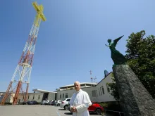 O papa Leão XIV no Centro de transmissão da Rádio Vaticano