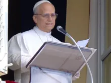 Depois de duas semanas em Castel Gandolfo, o papa rezou o Ângelus no Vaticano