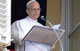 Depois de duas semanas em Castel Gandolfo, o papa rezou o Ângelus no Vaticano