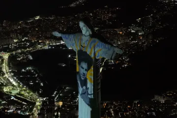 Projeção de são Carlo Acutis no Cristo Redentor