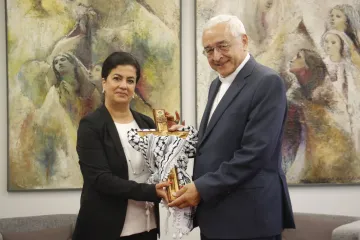 A representante da Palestina em Portugal, Rawam Sulaiman, e dom José Ornelas