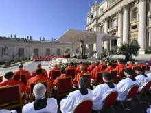 O Papa Francisco criou 21 novos cardeais em consistório no Vaticano no último sábado (30).