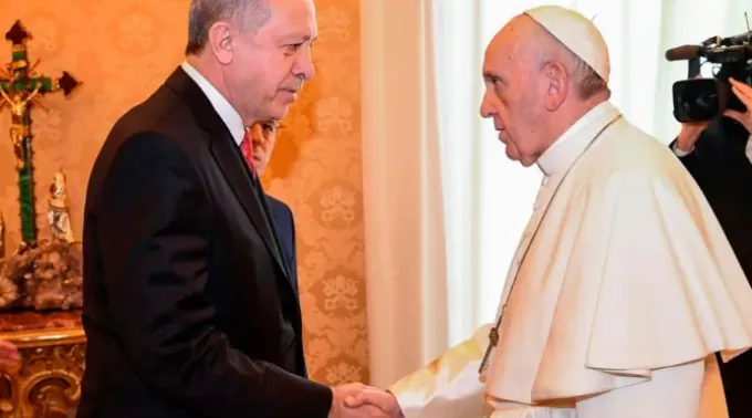 Presidente da Turquia, Recep Tayyip Erdoğan, e papa Francisco. ?? 