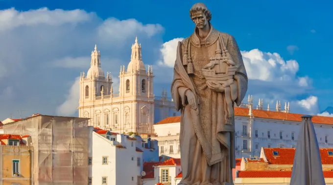Estátua de são Vicente, em Lisboa