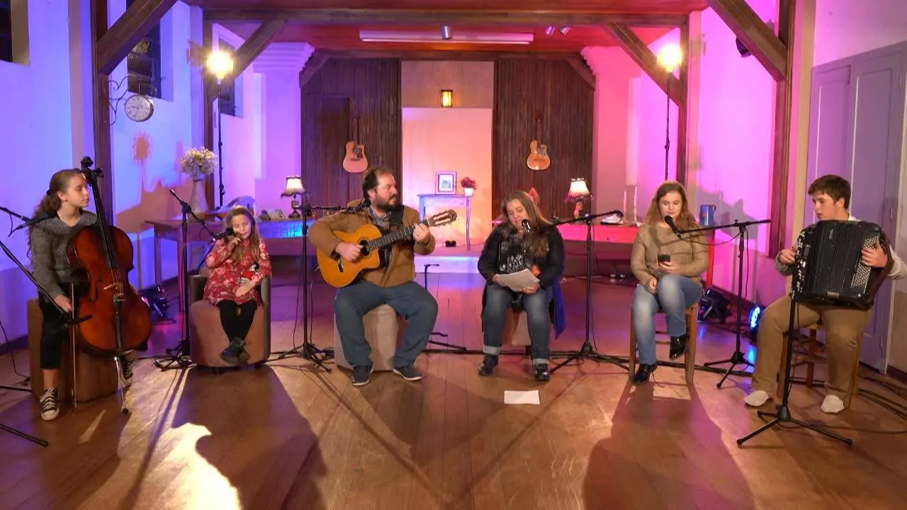A música tem um poder muito grande de abrir nosso coração para Deus, diz pai de família de músicos