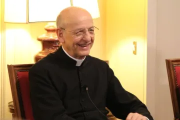 Monsenhor Fernando Ocáriz durante o congresso geral extraordinário da Opus Dei em abril de 2023.