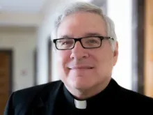 O padre Mark Lewis, SJ, reitor da Pontifícia Universidade Gregoriana.