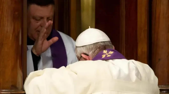 Papa Francisco confissão