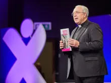 Dom Francisco César García Magán, bispo auxiliar de Toledo e porta-voz da CEE.