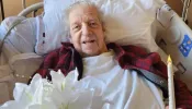 Aos 86 anos e doente, recebeu o melhor presente de aniversário: seu batismo