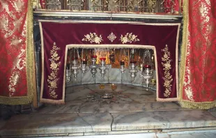 Local onde Jesus nasceu, na basílica da Natividade, em Belém