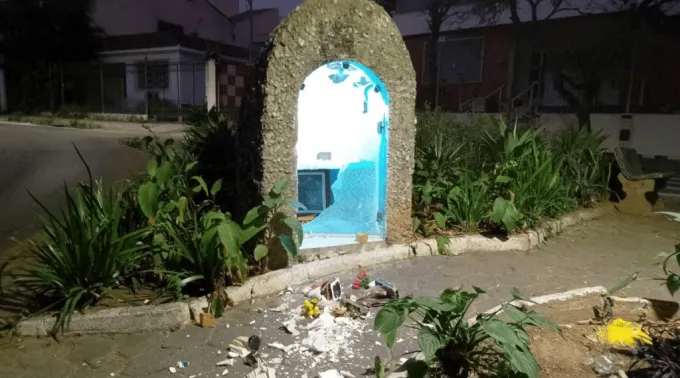 gruta de Nossa Senhora Rosa Mística