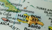 Padres estão confinados no hospital enquanto a situação no Haiti piora