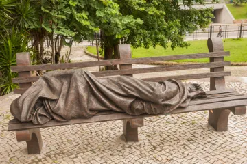 Estátua "Jesus sem-teto" no Rio de Janeiro