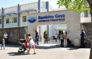 Fachada do Hospital Pediátrico Bambino Gesú, "Hospital do Papa", sede San Paolo.