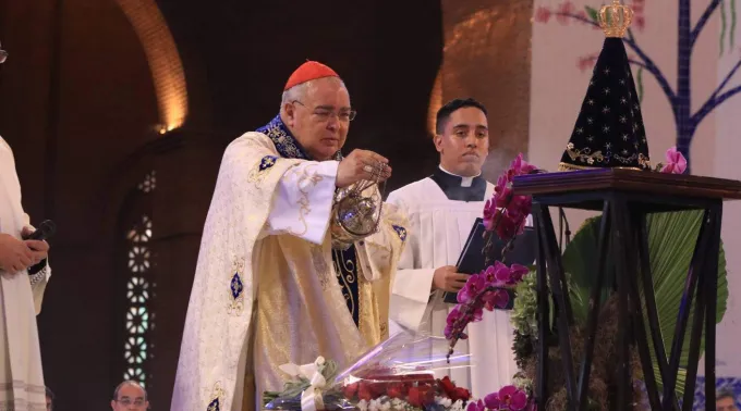 O arcebispo do Rio de Janeiro, dom Orani cardeal Tempesta no altar central da basílica. ?? 