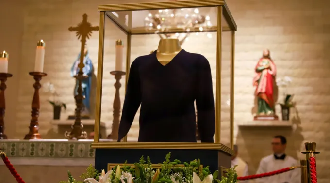 Pulôver de Carlo Acutis na paróquia São Sebastião, em Campo Grande