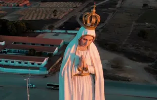 O monumento de Nossa Senhora de Fátima, em Crato (CE) tem de 54 metros de altura