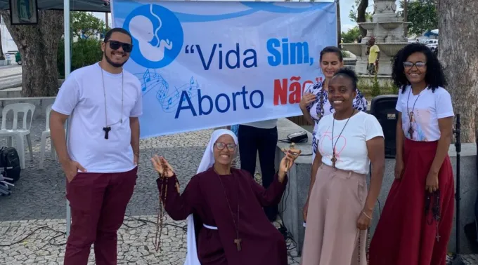 Ato pela Vida contra aborto, drogas e eutanásia em Salvador