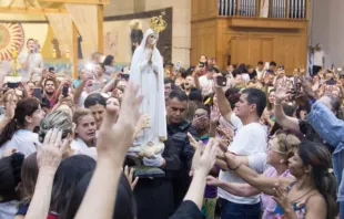Uma das visitas da imagem peregrina de Nossa Senhora de Fátima ao santuário basílica Sagrada Família