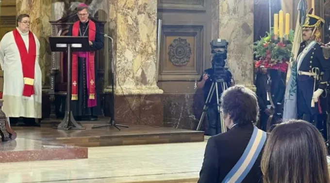 Javier Milei participa de invocação inter-religiosa na catedral de Buenos Aires. ?? 