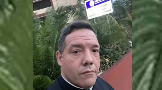 O padre Jorge Luis Pérez