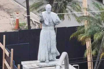 Estátua do papa são João Paulo II