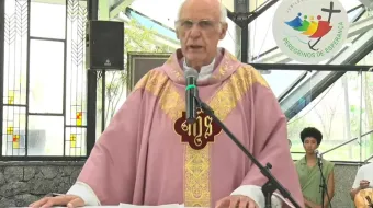 Padre Júlio Lancellotti na última missa transmitida ao vivo no domingo (14)