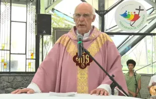 Padre Júlio Lancellotti na última missa transmitida ao vivo no domingo (14)