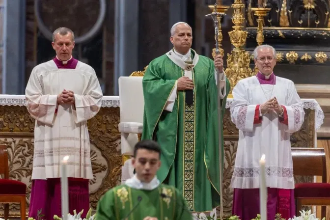 Não deixe que as tensões entre tradição e novidade se tornem polarizações prejudiciais, diz Leão XIV