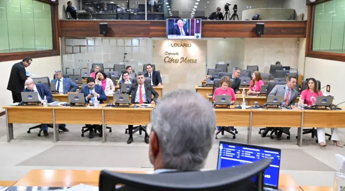 Lei proíbe linguagem neutra