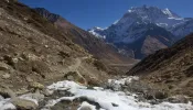 Dois padres eslovacos chegam ao topo de um dos picos do Himalaia