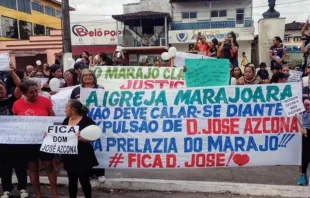 Manifestação de fiéis contra saída de dom Azcona do Marajó